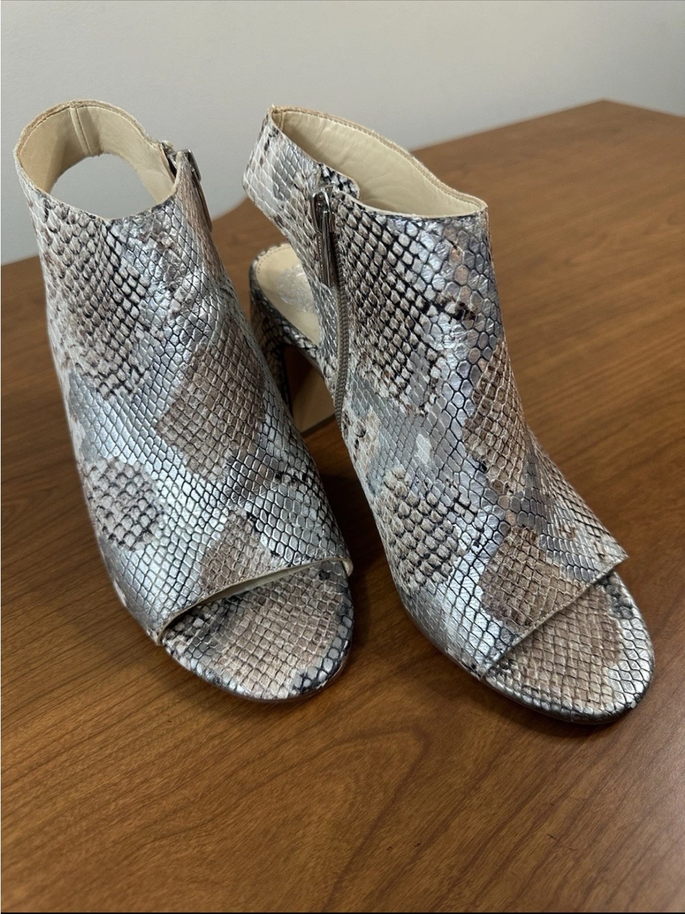 Vince Camuto Snake-Print Peep Toe Booties in Taupe and Gray, size 7.5 - Picture 2 of 8